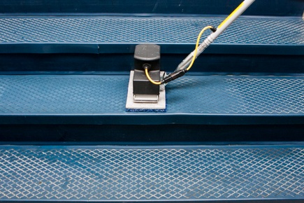 nano-edge-cleaning-diamond-treat-rubber-stairs